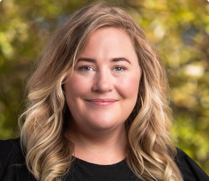 Lauren Taylor headshot photo 2023