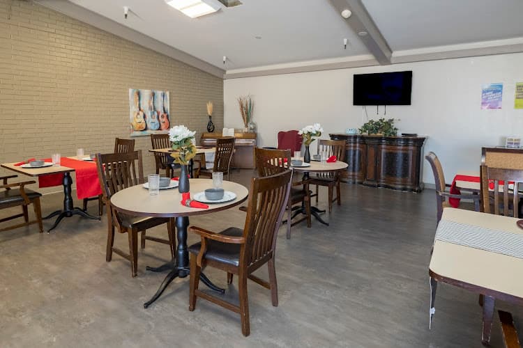 ENGLISH VILLAGE SKILLED NURSING AND THERAPY