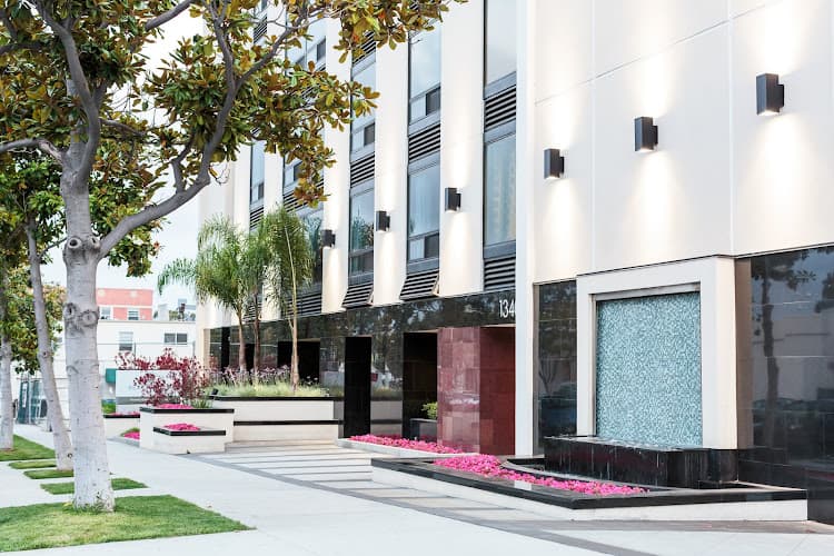 IVY PARK AT SANTA MONICA