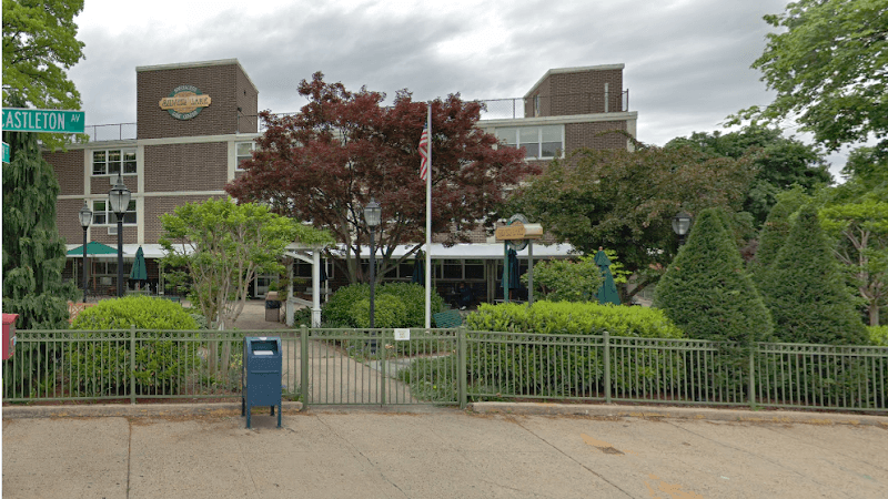 SILVER LAKE SPECIALIZED REHAB AND CARE CENTER