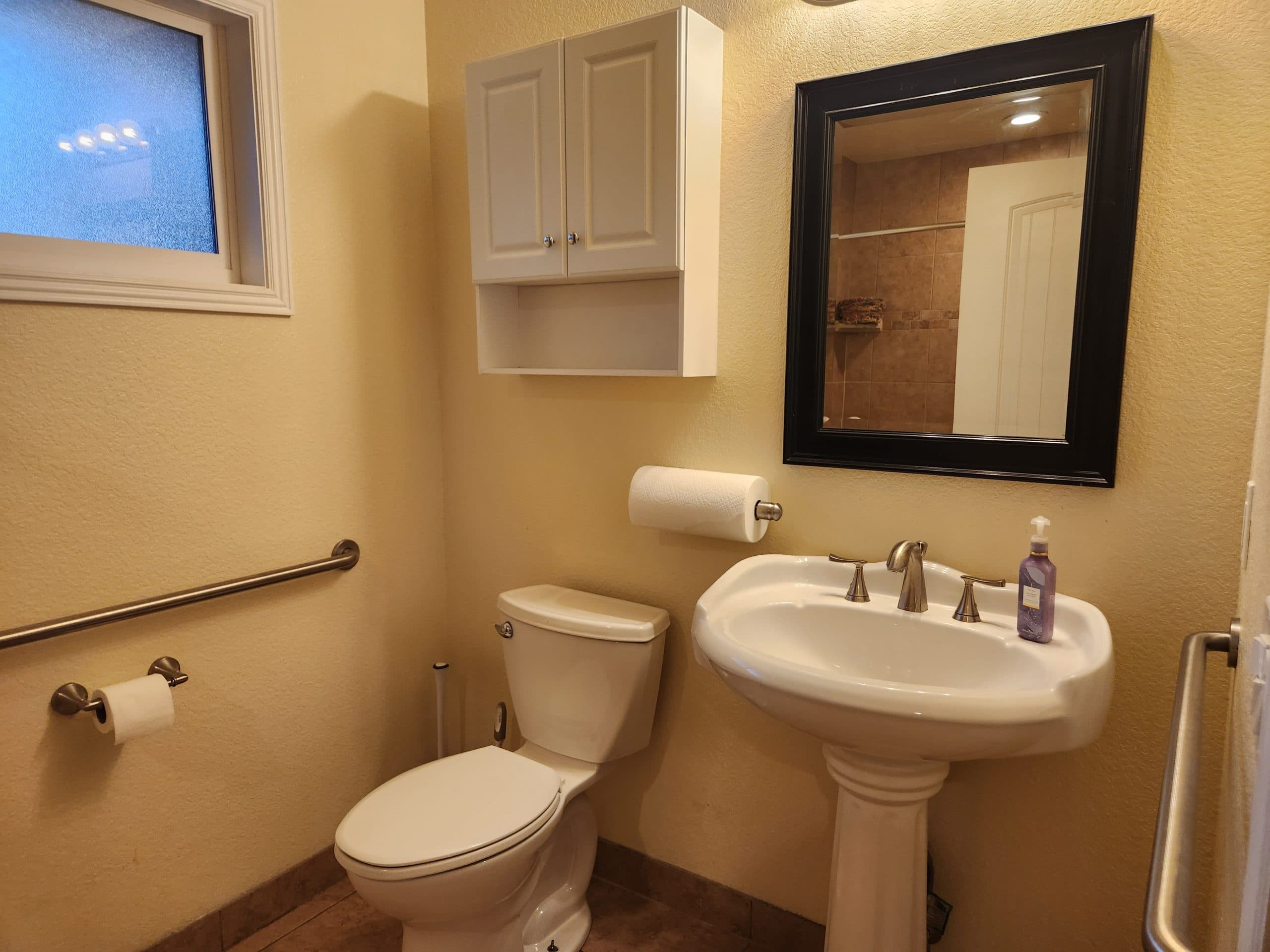 Meadow Hills Makarios Assisted Living photo 13