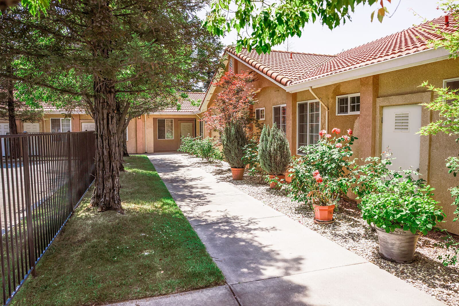 SENIOR CARE VILLA OF LOOMIS photo 6