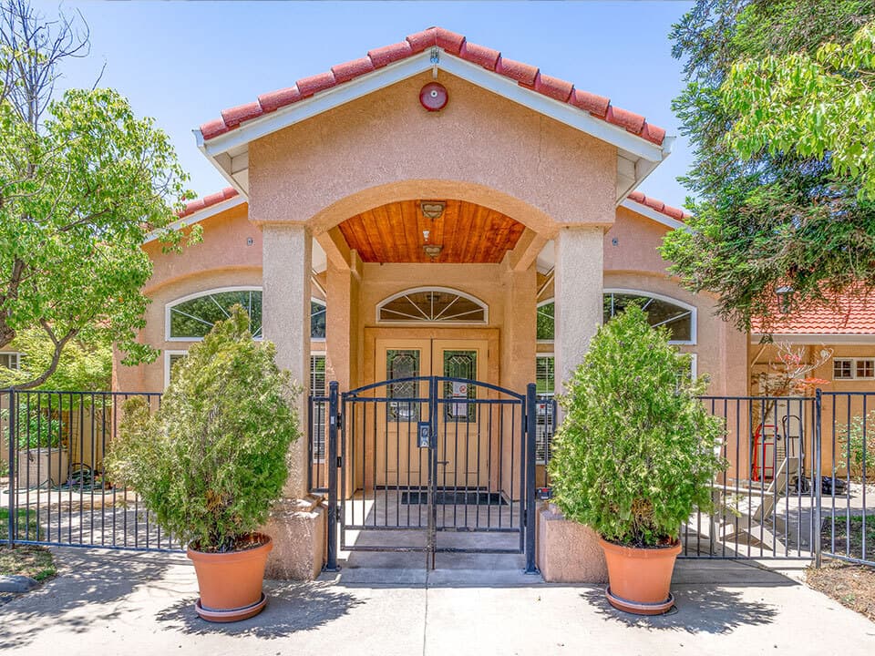 SENIOR CARE VILLA OF LOOMIS photo 2