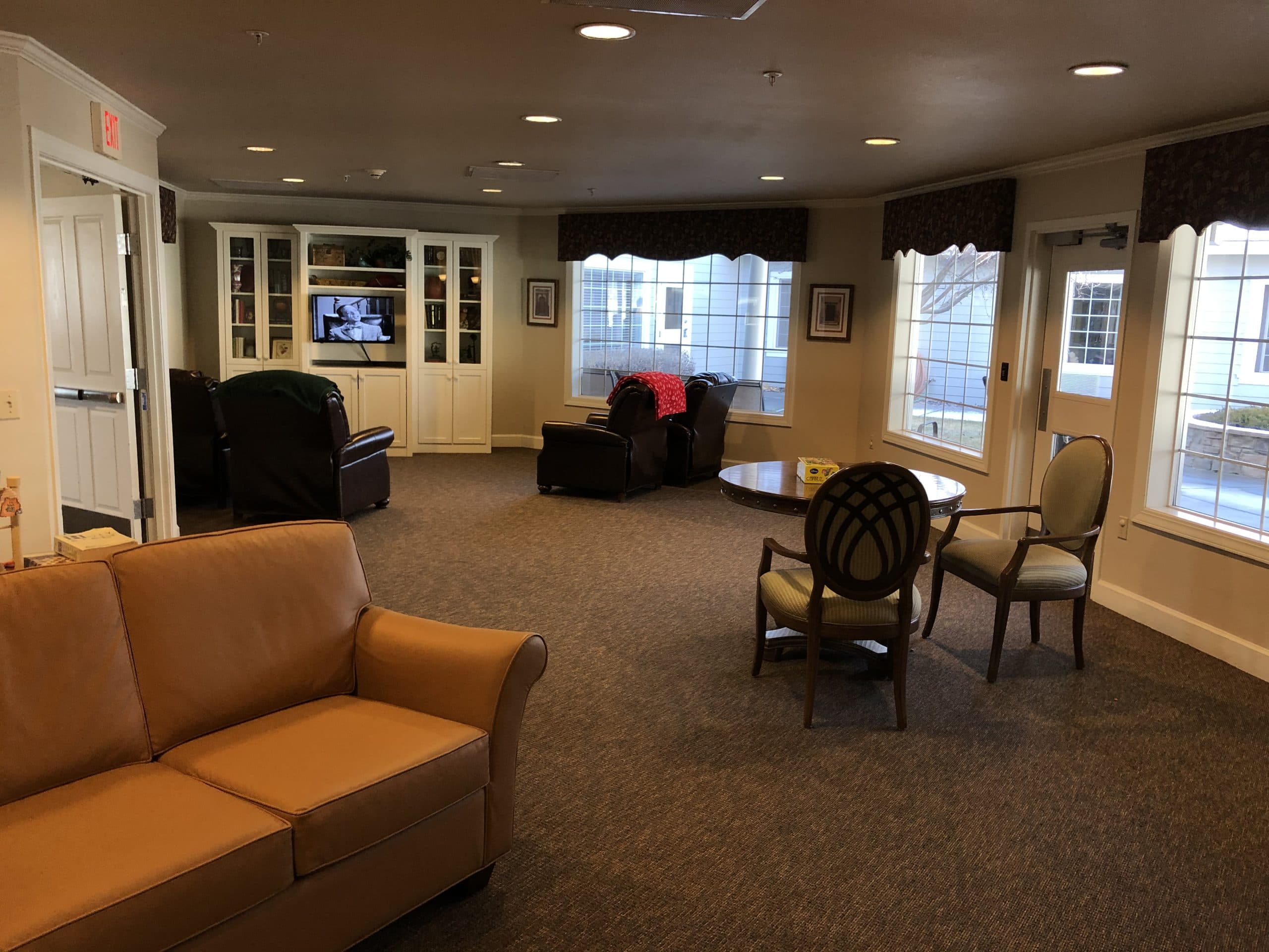 ASPEN RIDGE ALZHEIMERS SPECIAL CARE CENTER photo 4