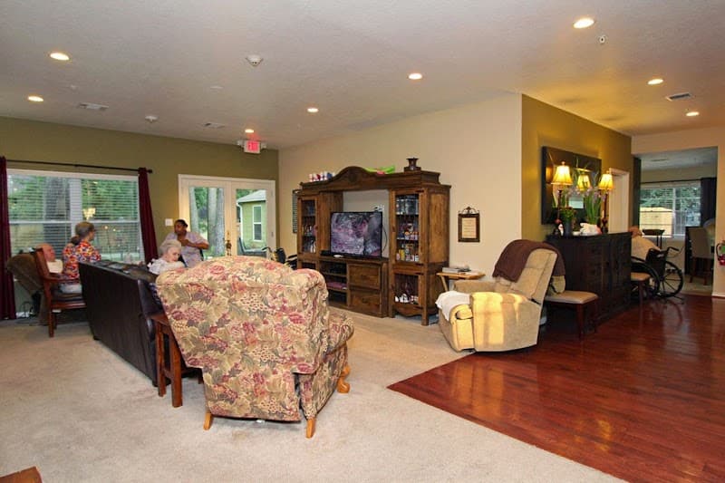 THE PINES AT OAKHURST