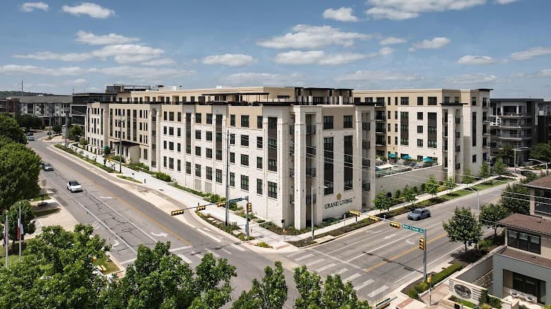 GRAND LIVING AT THE GROVE