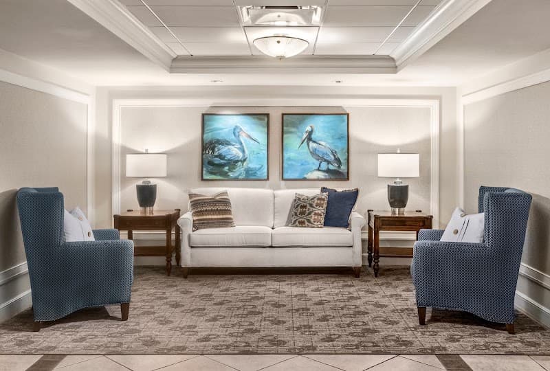 KING'S CROWN-SHELL POINT VILLAGE