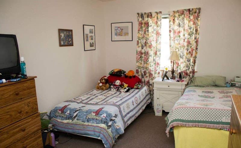 Pleasant Lake Lodge South