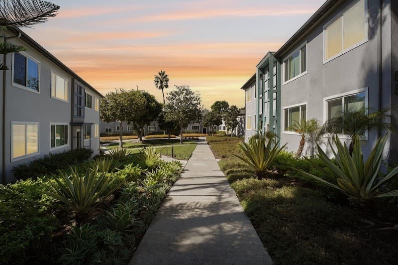 SUMMER HOUSE AT LADERA HEIGHTS