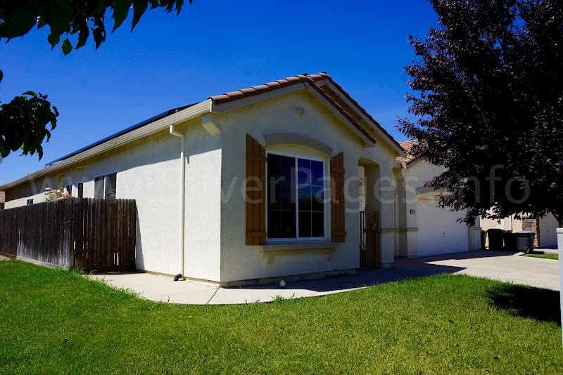 STETSON COURT LIVING