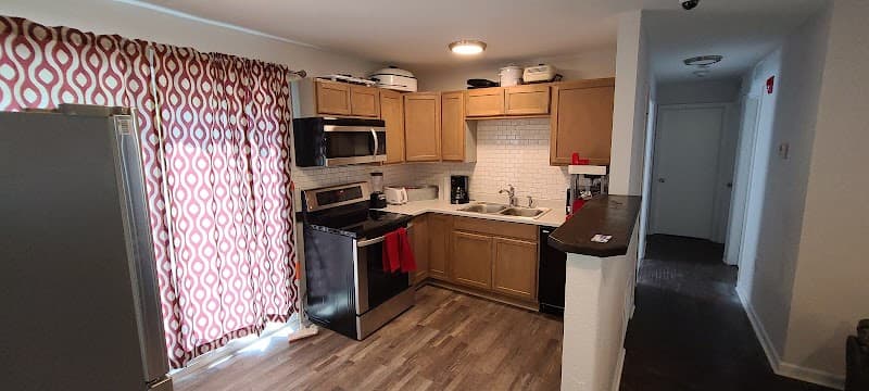 LOIS HOUSE LLC