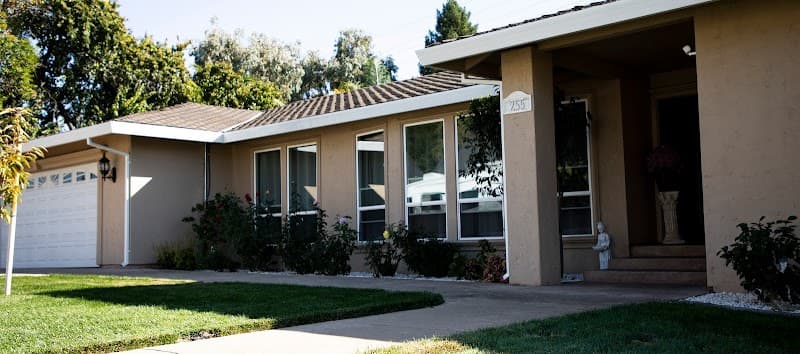 HAPPY MEMORIES SENIOR CARE