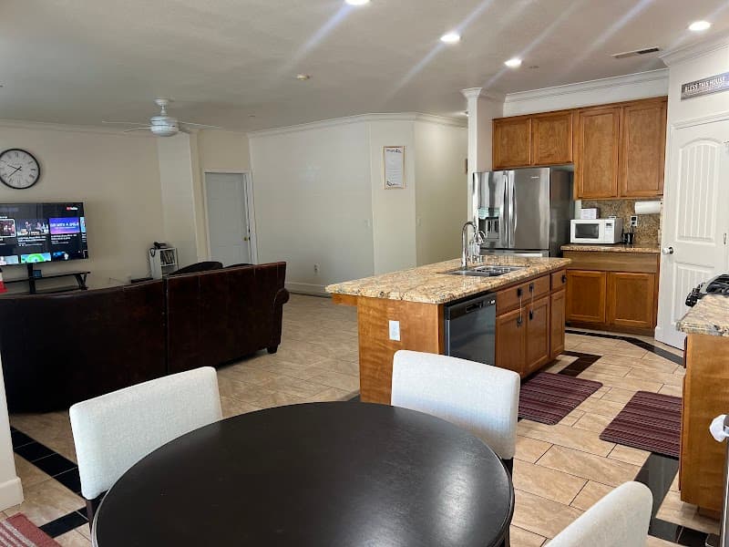 SENIOR CARE HOME - FRESNO